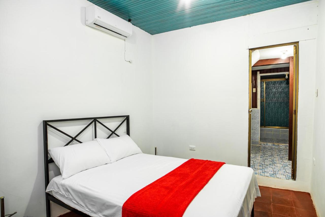 Hostal Victoria Granada Eksteriør billede
