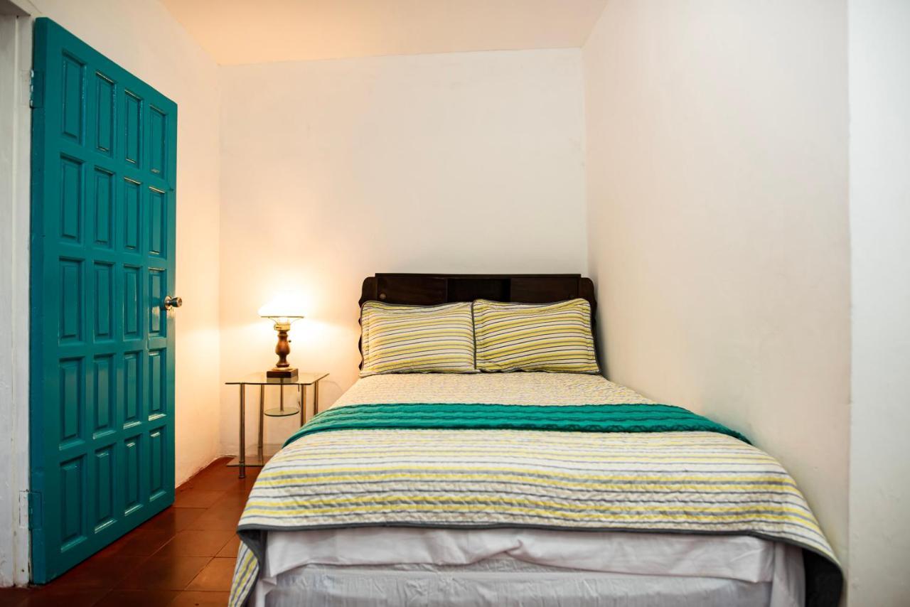 Hostal Victoria Granada Eksteriør billede