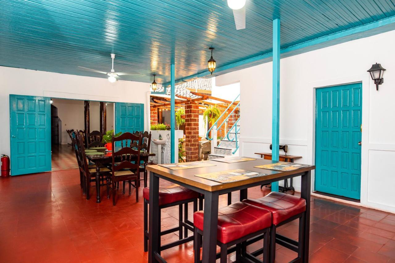 Hostal Victoria Granada Eksteriør billede