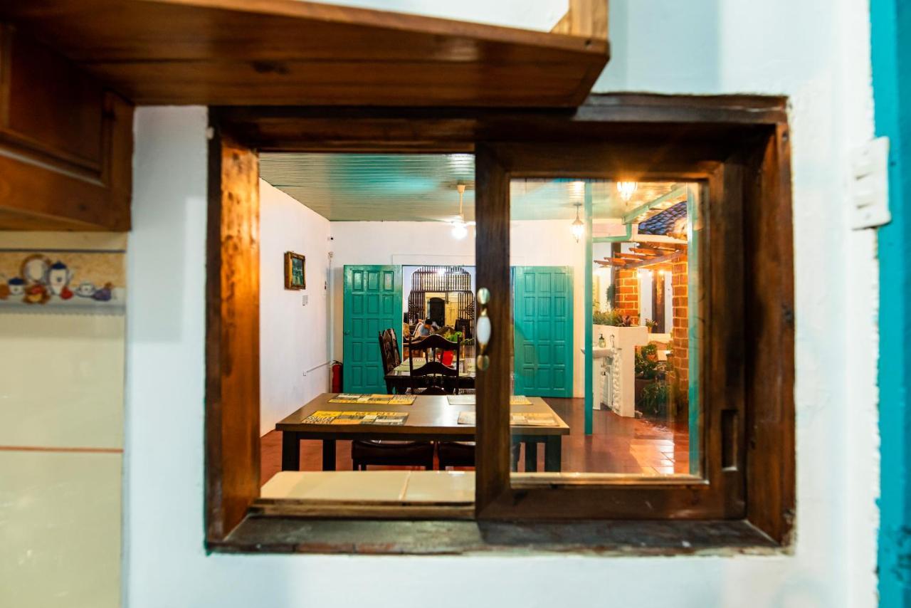 Hostal Victoria Granada Eksteriør billede